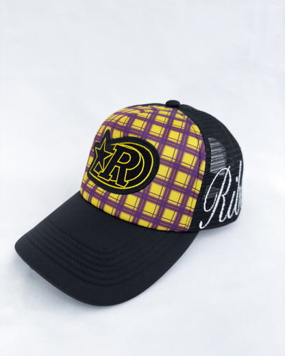 Ribless trucker cap